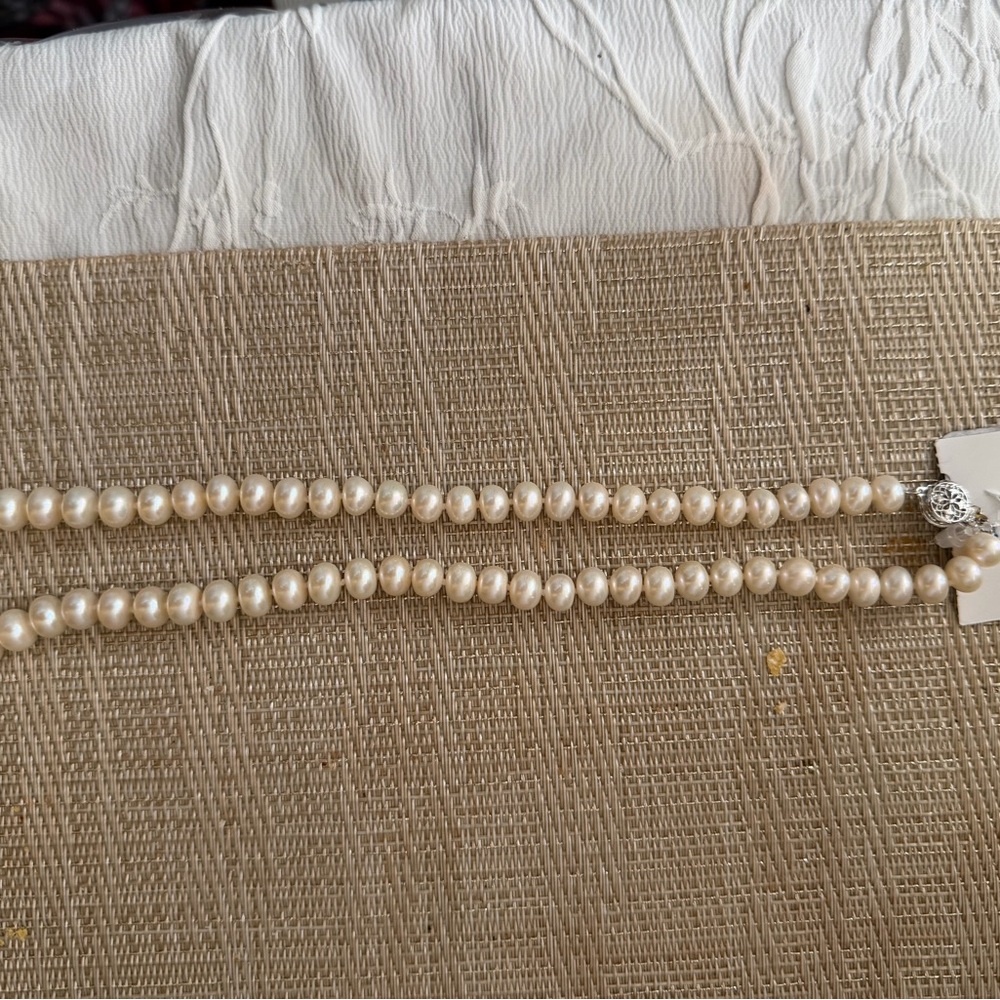 Elegant Pearl Necklace